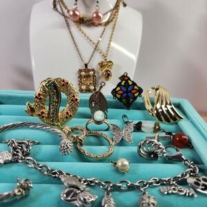 #2545, EXQUISITE, VICTORIAN JEWELRY LOT  15 ITEMS, NECKLACE, BROOCHE, PENDANT,